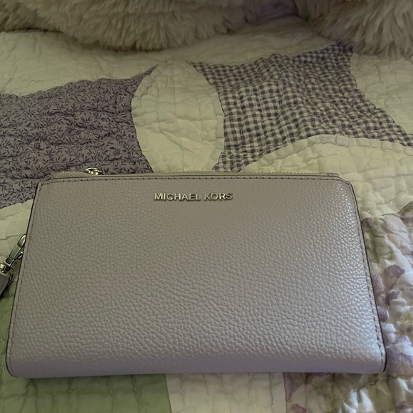 Michael Kors Jet Set Lavender Mist Leather Wristlet Double Zip - Picture 1 of 7